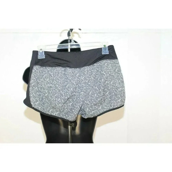 Nike DRI-FIT shorts size S - Picture 2 of 3